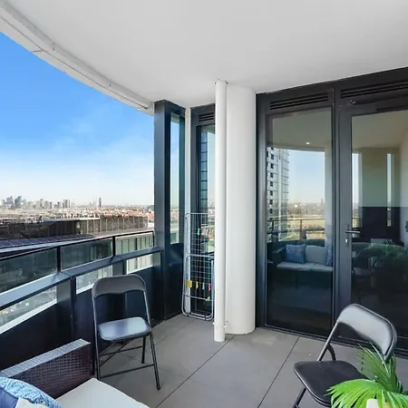 Victoria Square - Central Footscray Innerurban Apt Melbourne Exterior photo