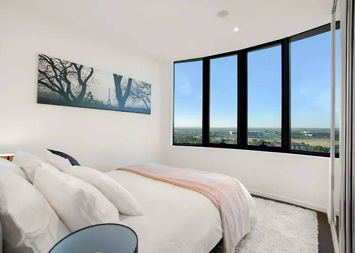 Victoria Square - Central Footscray Innerurban Apt